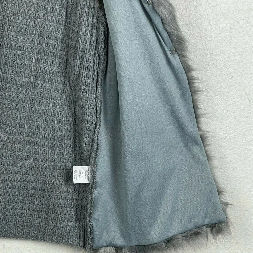 Davi & Dani Sweater Women's Sz S Vest Faux Fur Lined Open Front Knit Back Gray - Picture 8 of 9